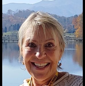 Meet your Posher, Cynthia